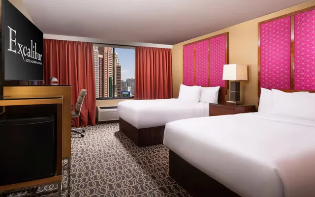غرفة رباعية بسريرين كوين لذوي الإعاقة، Excalibur Hotel and Casino 1/2