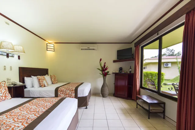 غرفة قياسية بسرير كوين وسرير مزدوج، Arenal Volcano Inn 7/10