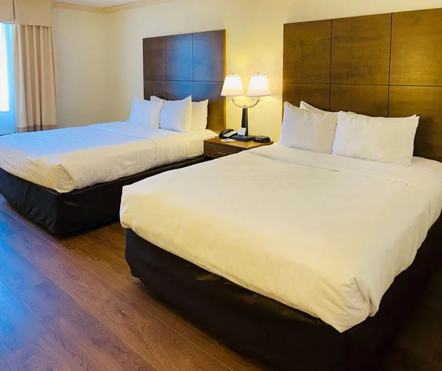 Room, 2 Queen Beds, Pool View, Clarion Hotel & Conference Center Toms River 3/10