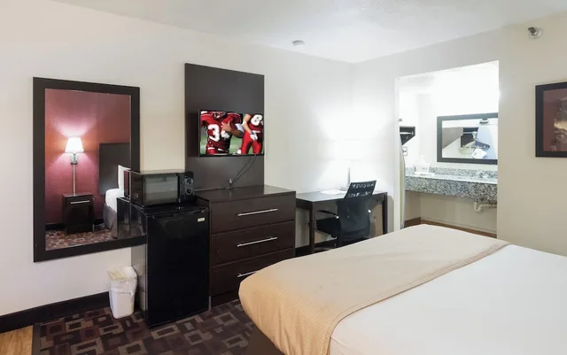 غرفة ديلوكس بسرير كوين للمدخنين، Red Roof Inn Oklahoma Airport - I-40 W/Fairgrounds 2/5
