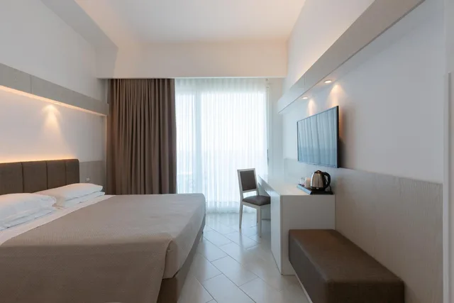 غرفة ديلوكس بسرير مزدوج أو سريرين منفصلين بإطلالة على البحر، Hotel Giosue A Mare 1/10
