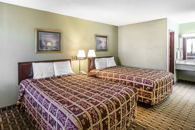 غرفة بسريرين كوين، Rodeway Inn & Suites Smyrna - Nashville Area 1/3
