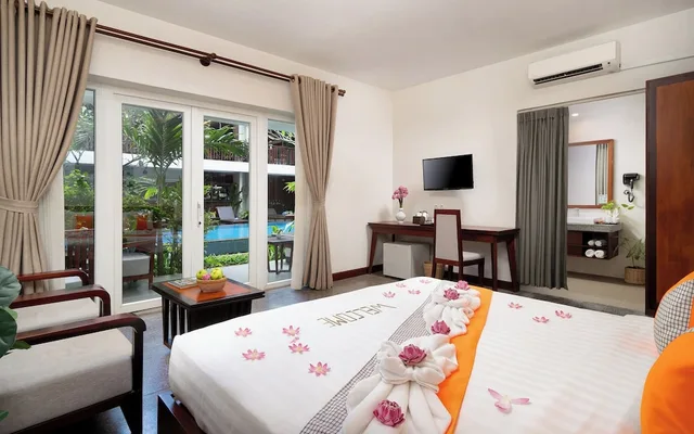 Suite, King Bed, Pool View, Balcony, Indra Angkor Residence 3/10