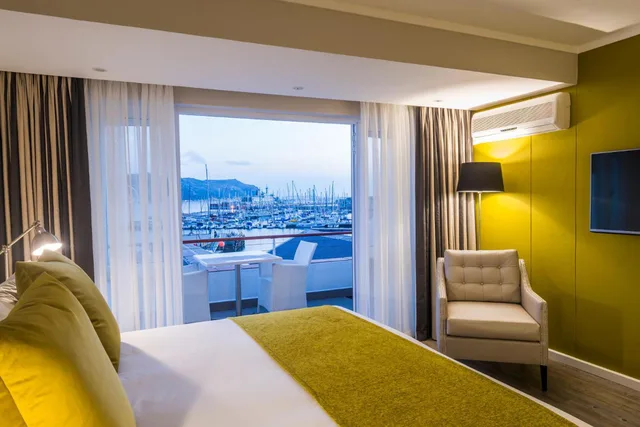 غرفة ديلوكس بسرير مزدوج أو سريرين منفصلين بشرفة، Simon's Town Quayside Hotel 10/10