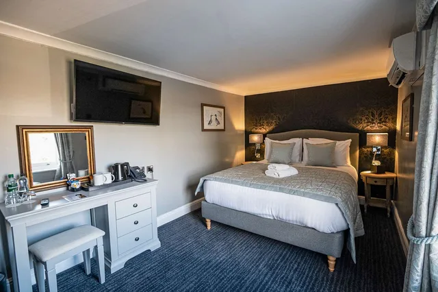 غرفة قياسية بسرير كينج، Thames Riviera Hotel, Sure Hotel Collection by Best Western 1/2