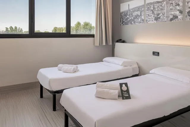 غرفة سوبيريور بسريرين منفصلين، B&B Hotel Bologna 1/6