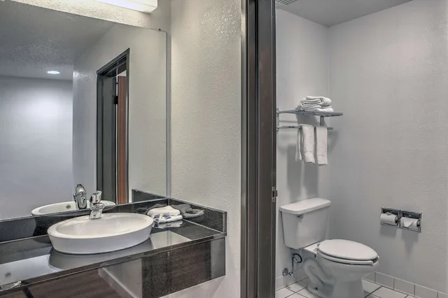 جناح ديلوكس بسرير كوين للمدخنين، Motel6 Dallas, TX - Northwest 4/6