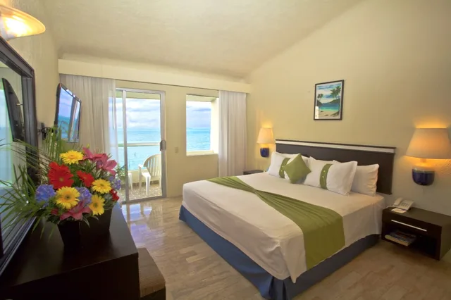 غرفة قياسية بشرفة، Aquamarina Beach Hotel Cancun 4/8
