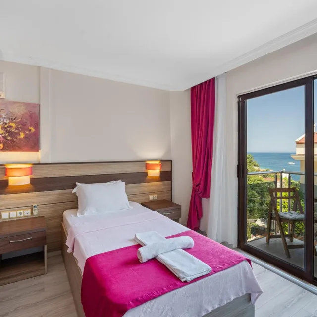 غرفة قياسية ثلاثية بإطلالة على البحر، Eden Pyara Hotel Turunc 6/10