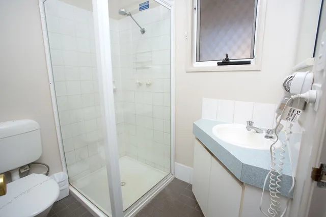 كابينة سوبيريور بسرير كوين وسرير مزدوج وسرير بطابقين بغرفتي نوم، Discovery Parks - Pilbara, Karratha 4/6