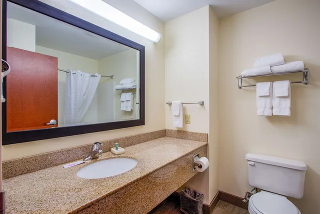 غرفة قياسية بسريرين كوين، Best Western Nittany Inn Milroy 2/2