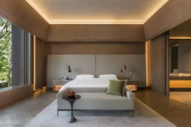 The Roseate Lake Access Suite، The Roseate New Delhi 1/3