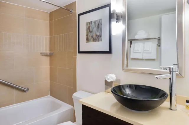 غرفة بسرير كوين، Wyndham Sacramento 5/6