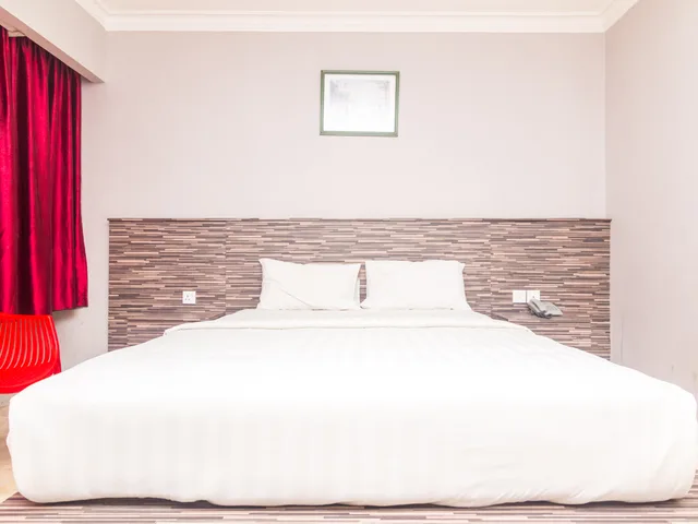 غرفة قياسية بسرير مزدوج، OYO 1896 Kita Hotel 3/5