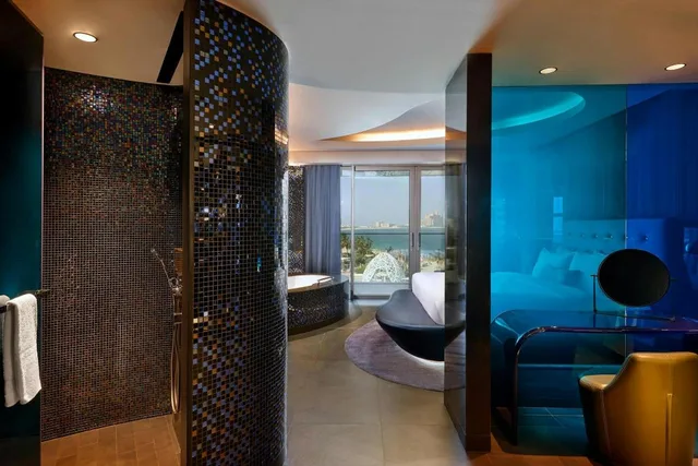 2 Bedrooms, Family Suite, Mega, Palm, Suite, 1 King and 2 Double Beds, Jumeirah View, W Dubai – The Palm 4/4