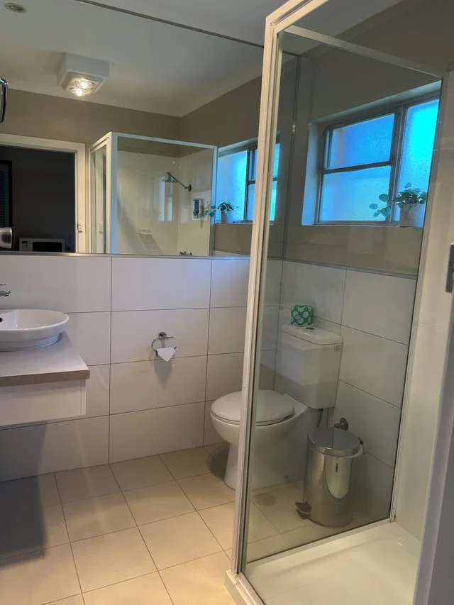 Studio, Queen Bed, Pet Friendly, The Waterfront Wynyard 4/4
