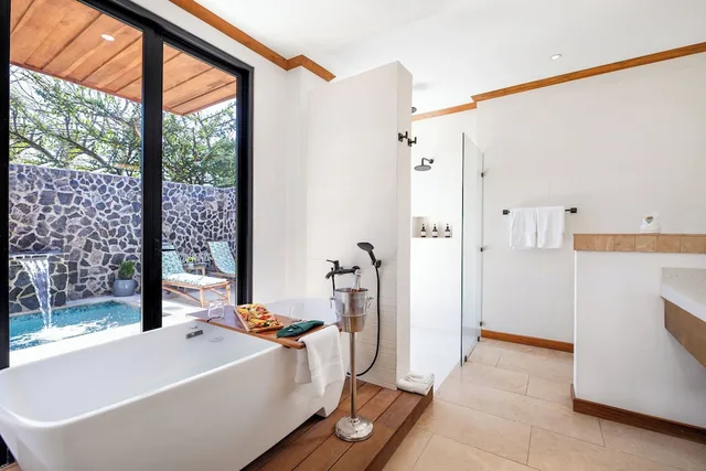 جناح شهر العسل بسرير كينج، Hacienda Guachipelin Hotel 9/10