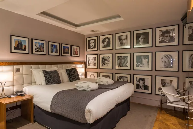 جناح جونيور بسرير مزدوج، Le Monde Hotel 1/3
