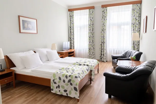 شقة عائلية بسرير مزدوج وسريرين منفصلين بغرفتي نوم بمطبخ، Orion Hotel Prague 5/9