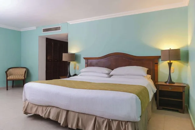 جناح جونيور بسرير كينج، Hotel Faranda Express Puerta Del Sol Barranquilla, A Member of Radisson Individuals 1/9