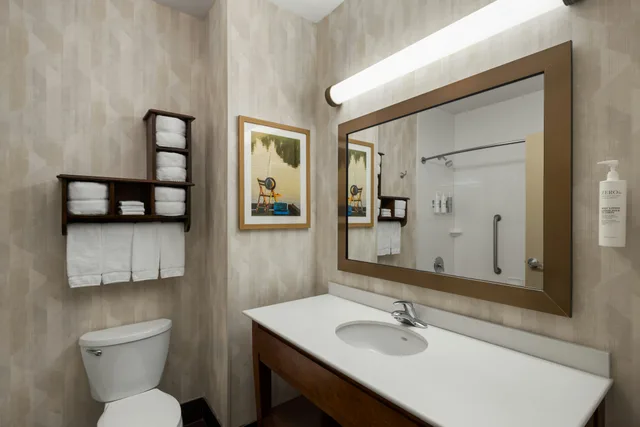 غرفة بسريرين كوين لذوي الإعاقة، Hampton Inn Seattle Everett Downtown 6/8