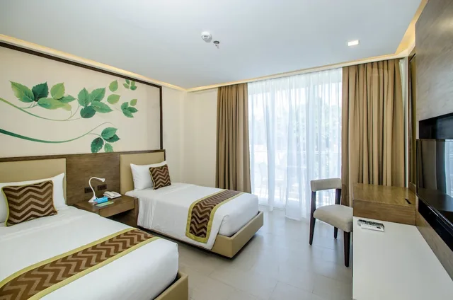 غرفة ديلوكس بسرير مزدوج بإطلالة على المسبح، Boracay Haven Suites 1/6