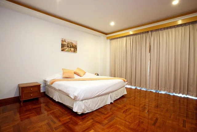 3 Bedrooms, Family Suite, 3 Double Beds, Chaidee Mansion 4/10