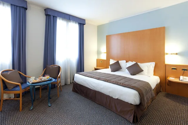 جناح جونيور، Unaway Hotel Occhiobello 1/3