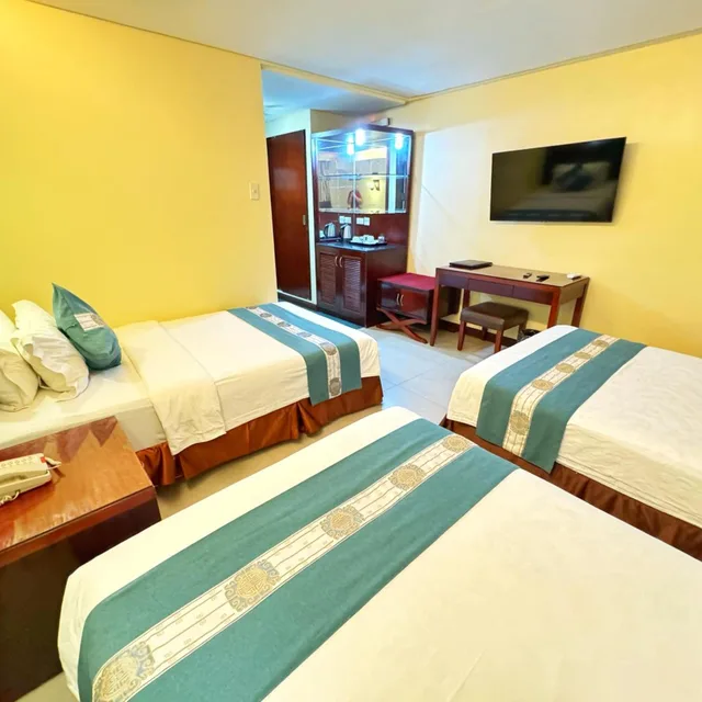 غرفة ثلاثية عائلية، Golden Phoenix Hotel Boracay 5/10