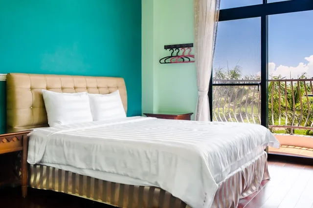 Room, Queen Bed, Balcony, Xl، Summer Garden Bed And Breakfast 2/10