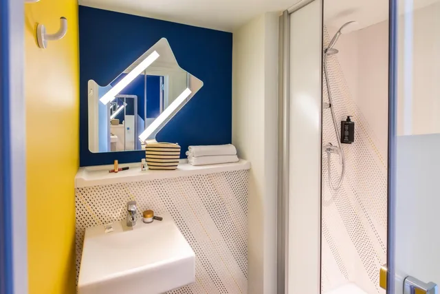 Room, Double Bed, ibis budget Strasbourg Centre Republique 5/6