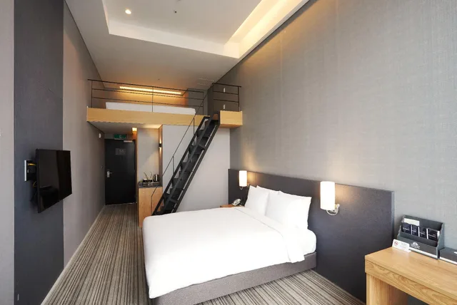 غرفة ديلوكس رباعية بإطلالة على البحر، Hotel Adela 1/1