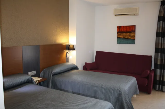 Room, Triple, Regio I 1/8