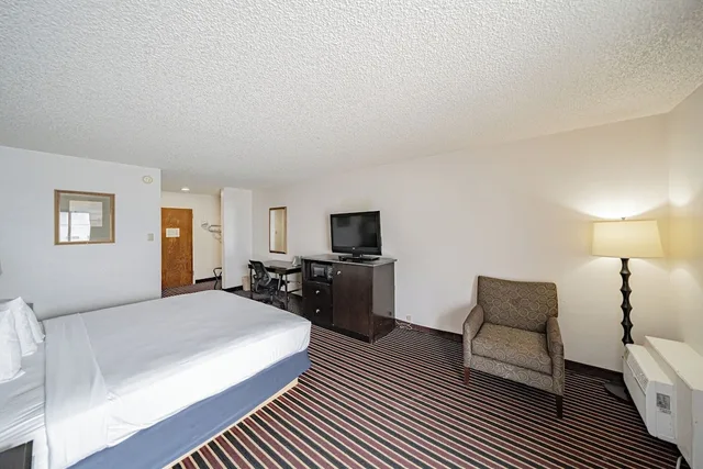 جناح بسرير كينج، Studio6 Pocatello, ID 6/10