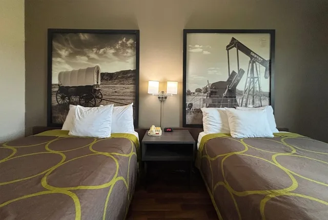 غرفة بسريرين مزدوجين، Super 8 by Wyndham Grayville 4/9