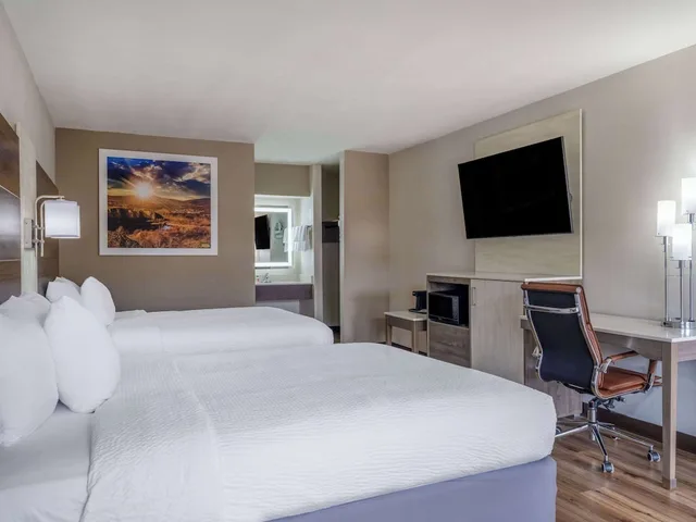 غرفة بسريرين مزدوجين لذوي الإعاقة، Days Inn by Wyndham Clemson 3/4