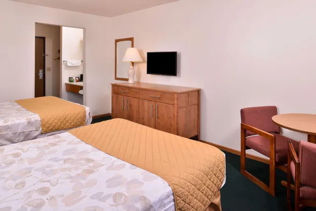 غرفة بسرير مزدوج، Americas Best Value Inn Missouri Valley 2/3