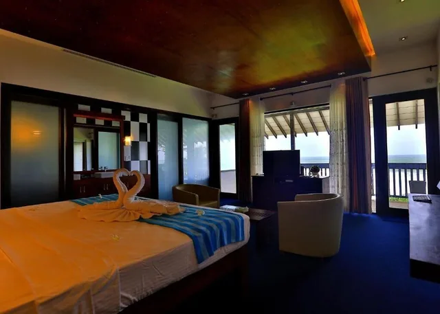 جناح رئاسي بسرير كينج بشرفة مع أريكة، Temple Tree Resort and Spa 1/1