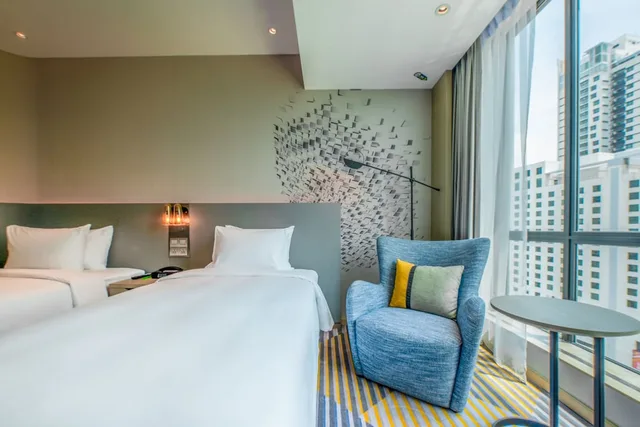 غرفة قياسية بسريرين منفصلين بإطلالة على المدينة، Holiday Inn Johor Bahru City Centre 2/7