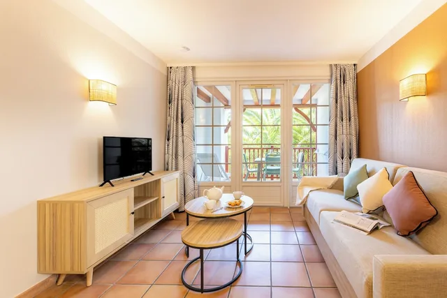 شقة بسريرين منفصلين بغرفة نوم واحدة مع أريكة، Pierre Vacances Residence La Villa Maldagora 4/10
