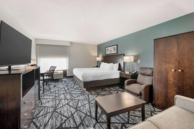 غرفة قياسية بسرير كينج مع أريكة لذوي الإعاقة، Best Western Plus Anderson 8/10