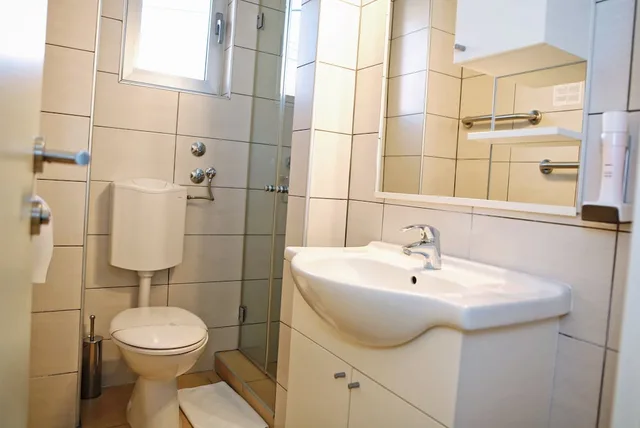 غرفة بسرير مزدوج بشرفة، HOTEL DELFIN 5/6
