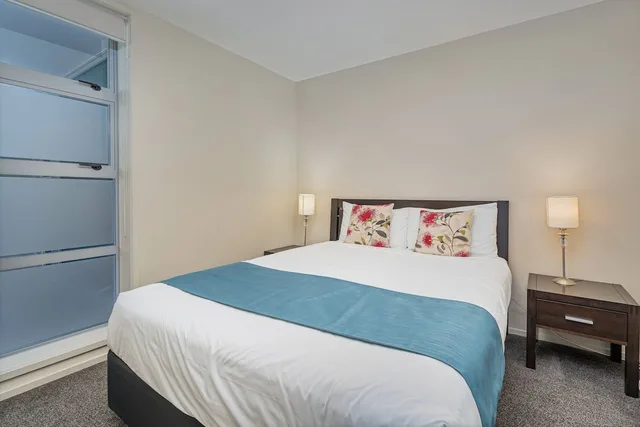 شقة بسريرين كوين بإطلالة على النهر بغرفتي نوم، Esplanade Apartments 1/4