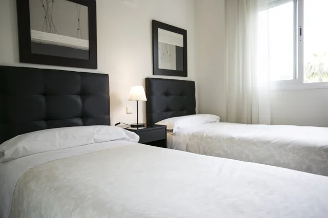 شقة بسرير مزدوج وسريرين منفصلين بغرفتي نوم، Apartamento Dama de Luna Marbella 2/8