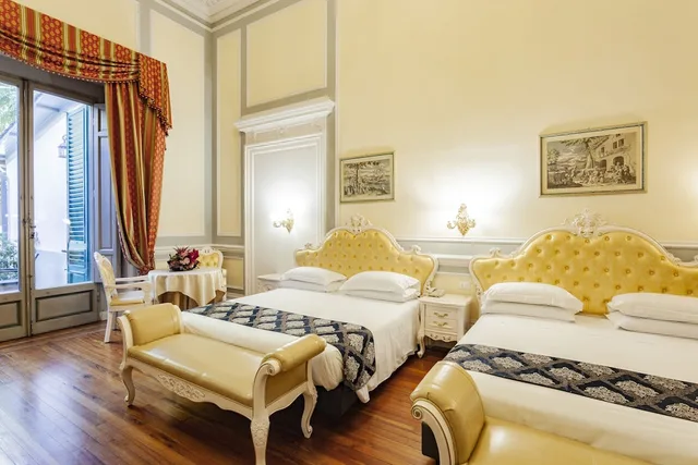 جناح جونيور بسريرين كينج، Villa Royal 1/3
