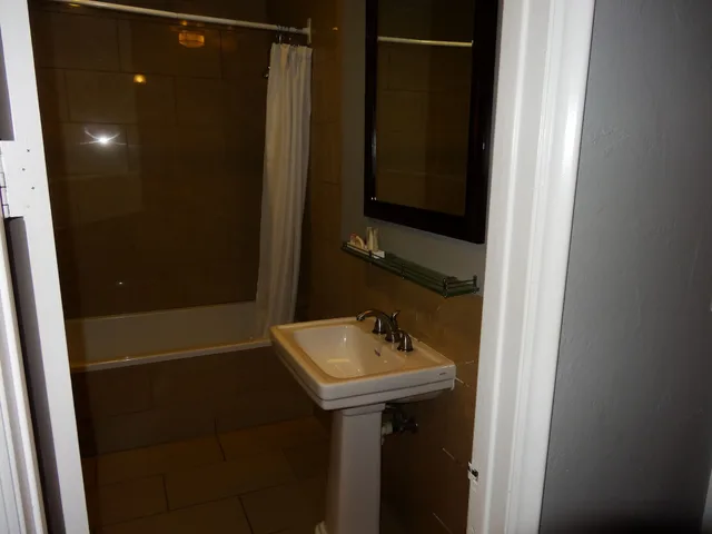 Suite, King Bed, Sofa, Courtyard Area، Balboa Inn 1/1
