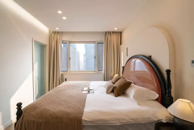 شقة إليت بسرير كوين وسريرين مزدوجين، Book and Bed-People's Square 5/10