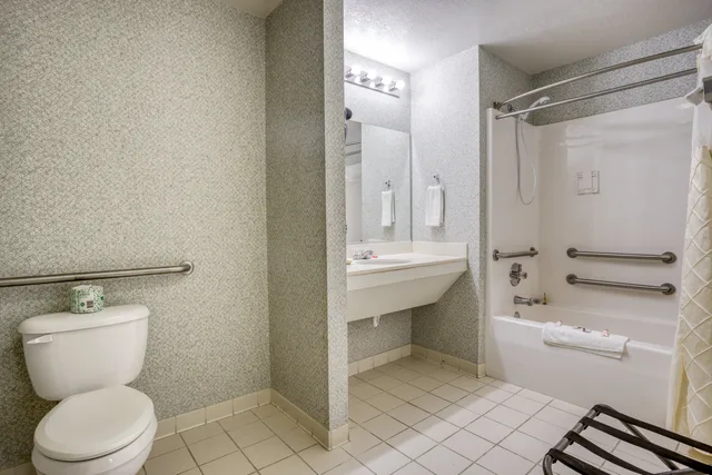 غرفة بسريرين كوين لذوي الإعاقة، Hotel Heber Springs Lakeside 1/1