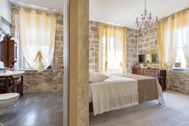 غرفة سوبيريور، PIETRA ROSSA Luxury Rooms 2/2