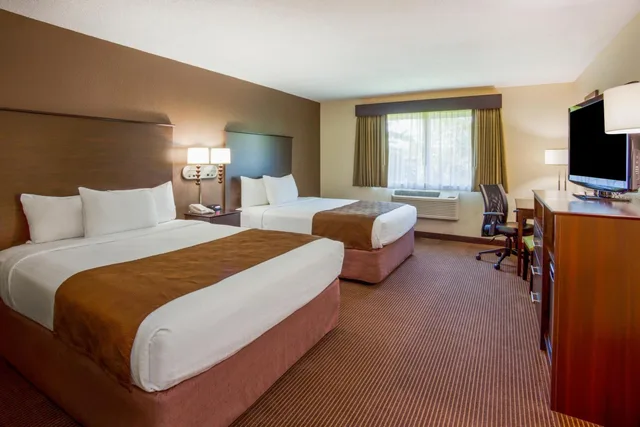 Room, 2 Queen Beds, Americinn By Wyndham Rhinelander 1/8